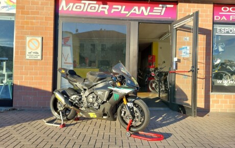 Yamaha r1